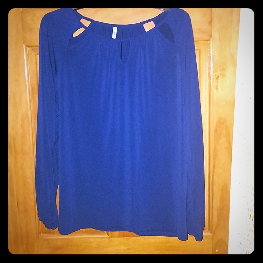 Women's Tops
